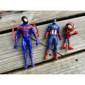 Comic Book Superhero Spiderman Action Figures Captain America Lot Marvel Hasbro
